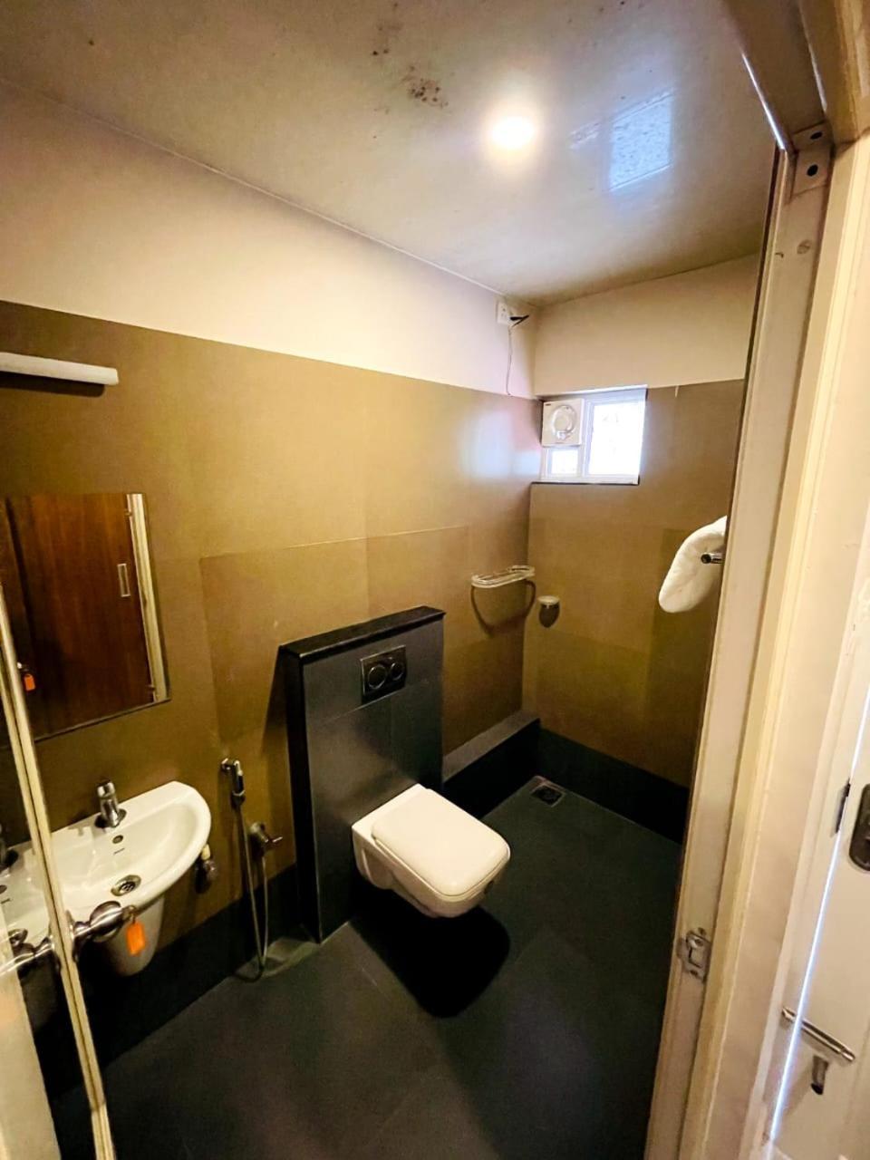 Kb Residency Otel Kozhikode Dış mekan fotoğraf