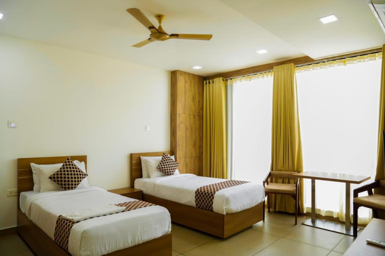 Kb Residency Otel Kozhikode Dış mekan fotoğraf
